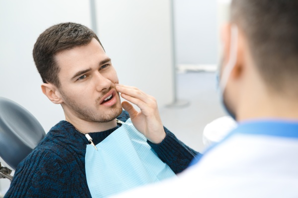 Visit An Emergency Dentist For These Urgent Dental Issues